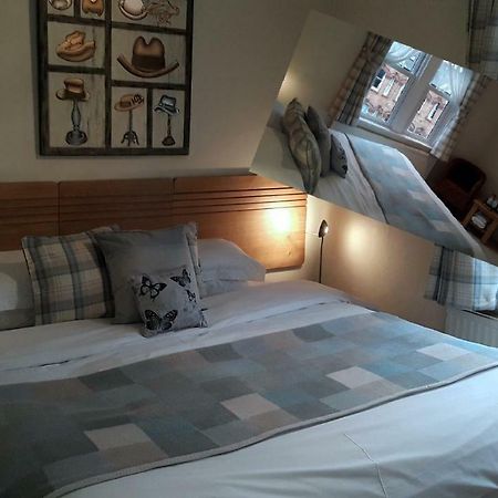 Treetops Guest House Banbury Exterior foto